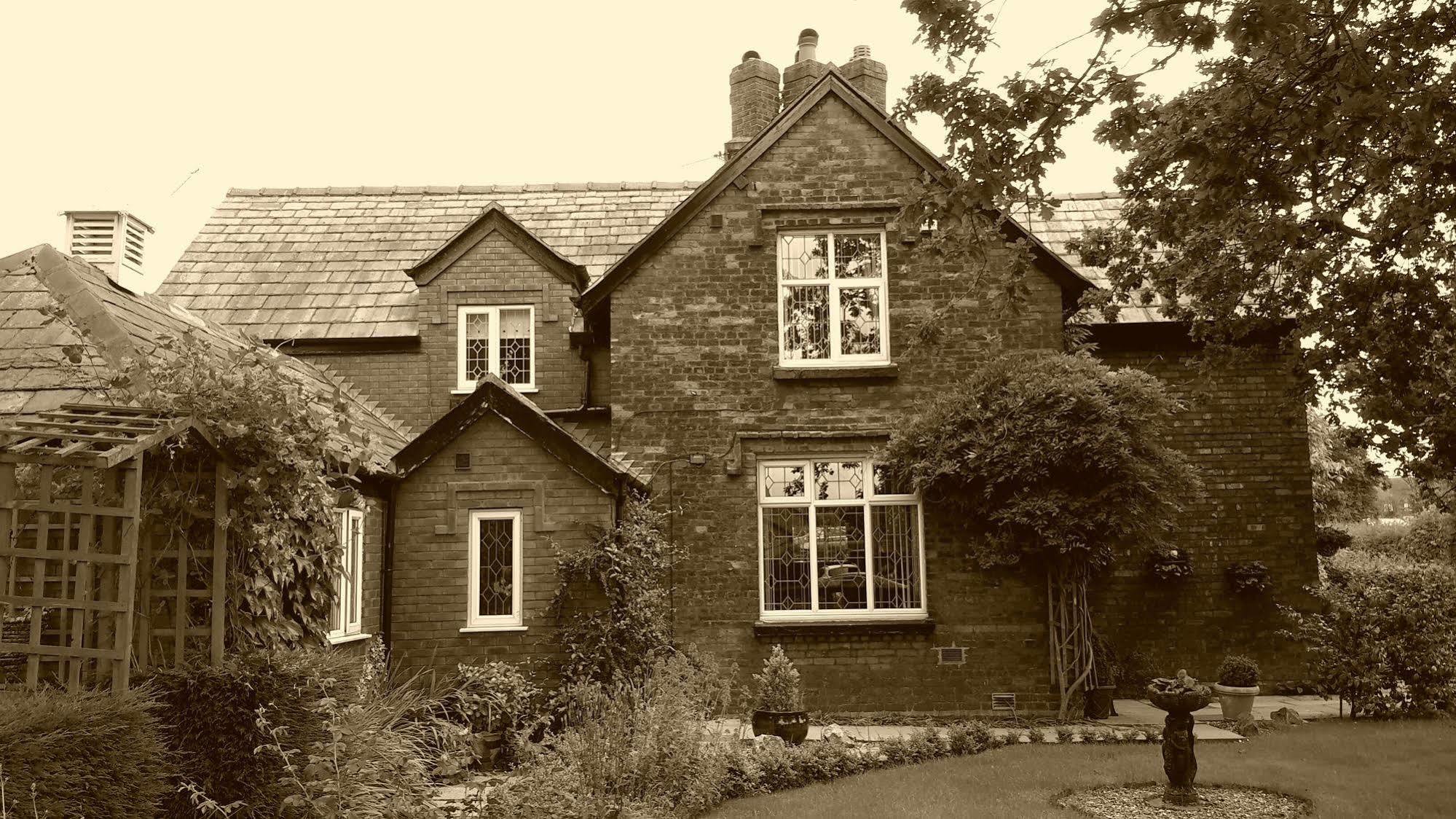 The School House Bed & Breakfast Уорингтън Екстериор снимка